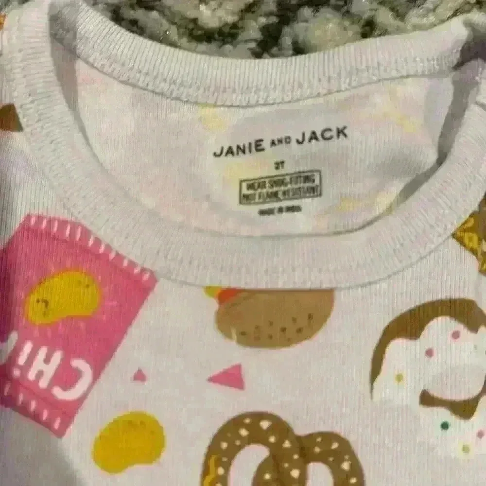 Janie and Jack pink snacks print pajamas size 2T - Picture 2 of 2